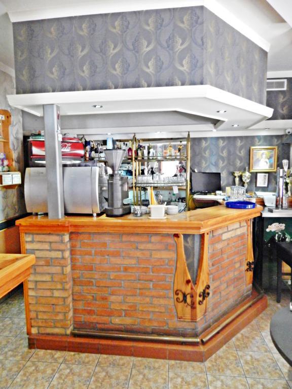 Caffe Pizzeria I Apartmani Bona Fides Nm Nova Varos Bagian luar foto